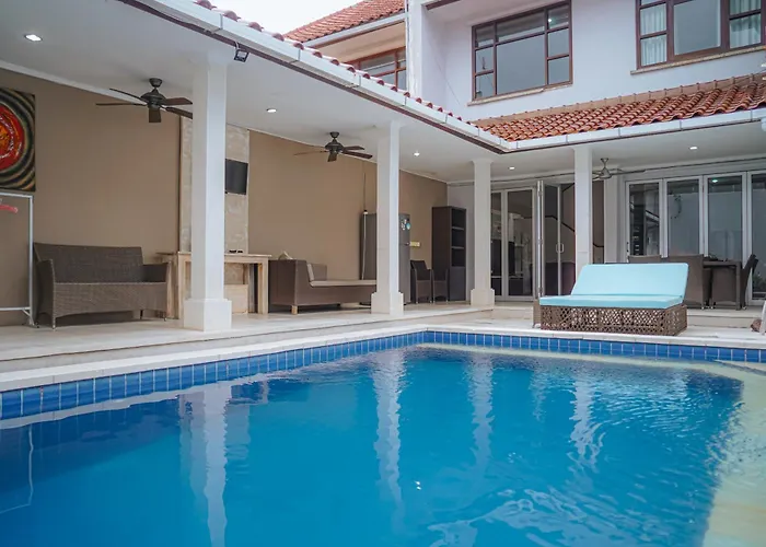 Villa 4 Bedroom Regency B10 *